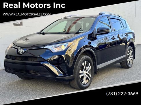 Used 2017 Toyota RAV4 LE image 1