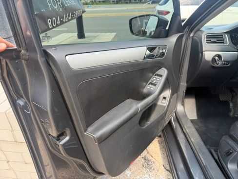 Used 2013 Volkswagen Jetta SE FWD image 15