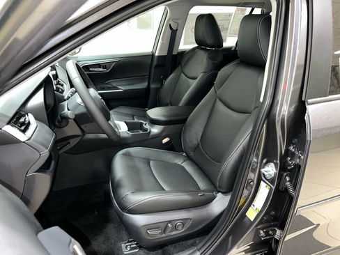New 2025 Toyota RAV4 XLE w/ Convenience Package image 14