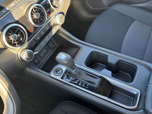 Used 2025 Nissan Sentra SV image 39