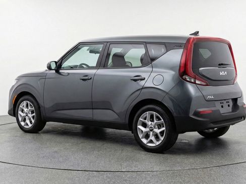 Used 2025 Kia Soul LX w/ LX Technology Package image 6