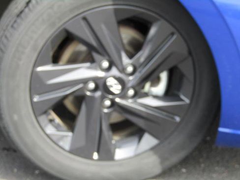 Used 2023 Hyundai Elantra SEL image 26