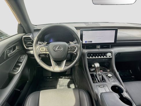 Used 2026 Lexus IS 350 F Sport w/ Accessory Package Z1 RWD image 18