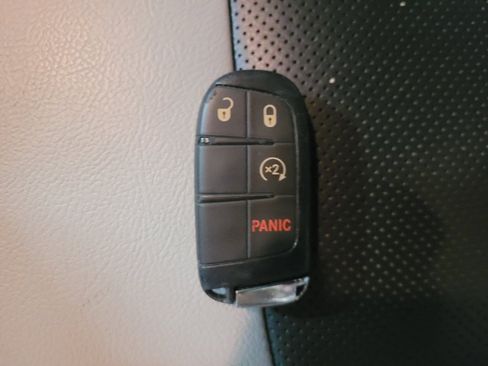Used 2020 Jeep Compass Limited FWD image 32