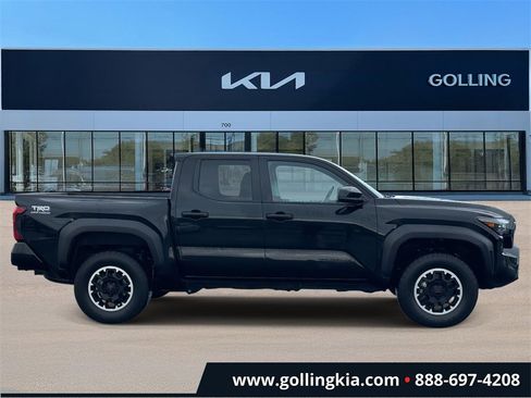 Used 2024 Toyota Tacoma TRD Sport image 2