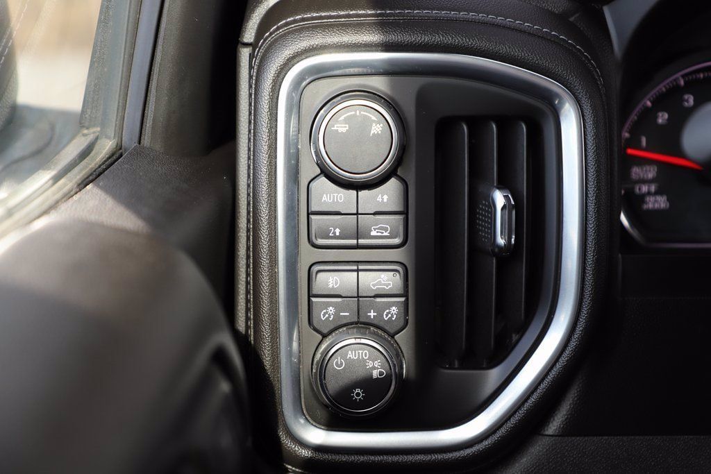 Used 2019 Chevrolet Silverado 1500 RST AWD/4WD image 22