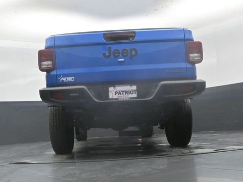 New 2026 Jeep Gladiator Sport AWD/4WD image 40