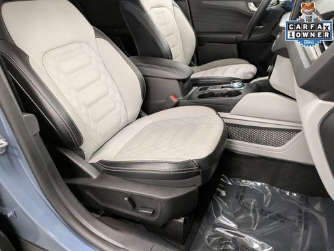 Used 2023 Ford Escape Platinum w/ Premium Technology Package image 30