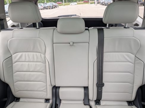 Used 2019 Volkswagen Tiguan SEL Premium w/ 3rd Row Seat Package AWD/4WD image 16