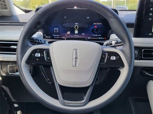 New 2025 Lincoln Aviator Reserve image 32