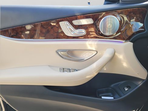 Used 2018 Mercedes-Benz E 300 image 23