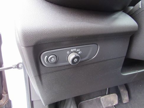 Used 2021 Buick Envision Essence w/ Sport Touring Package image 12