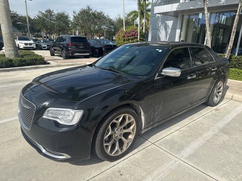 Used 2019 Chrysler 300 C w/ Sun, Sound & Nav Package image 3
