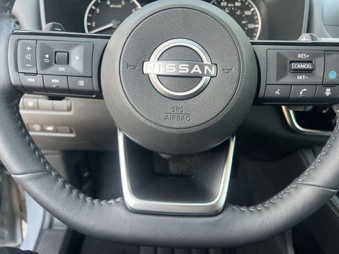 Certified 2023 Nissan Rogue SL FWD image 9