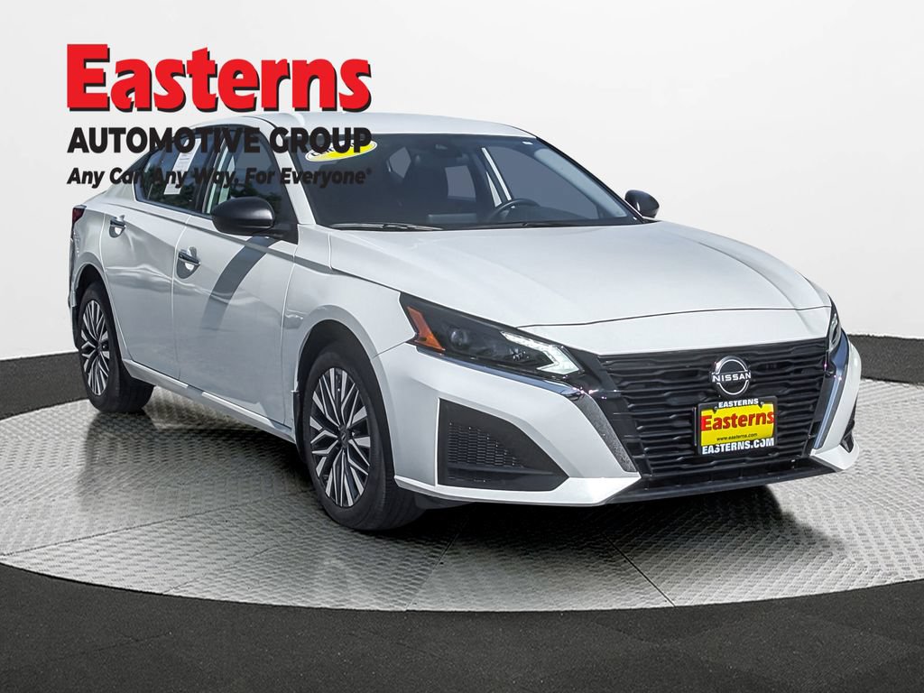 Used 2024 Nissan Altima 2.5 SV AWD/4WD image 4