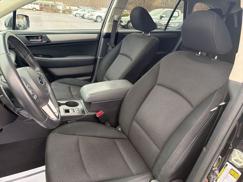 Used 2017 Subaru Outback 2.5i Premium image 23