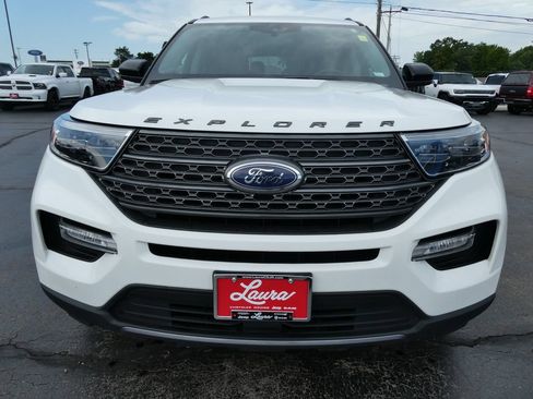 Used 2022 Ford Explorer XLT w/ Equipment Group 202A AWD/4WD image 10
