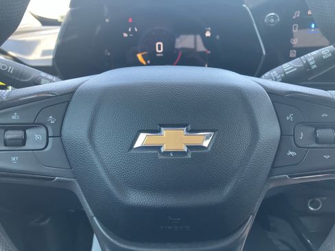 Used 2025 Chevrolet Trax LT FWD image 15