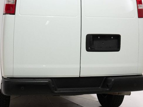 Used 2021 Chevrolet Express 2500 w/ Driver Convenience Package RWD image 19