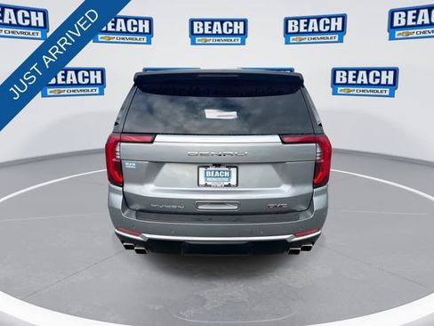 Used 2025 GMC Yukon XL Denali image 7