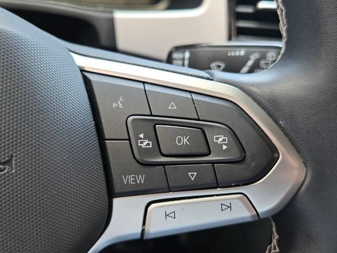 Certified 2022 Volkswagen Atlas Cross Sport SE FWD image 25