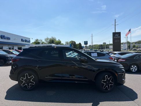 Certified 2023 Chevrolet Blazer RS w/ Driver Confidence II Package AWD/4WD image 4