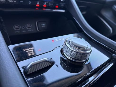 Used 2022 Jeep Grand Cherokee L Limited image 20