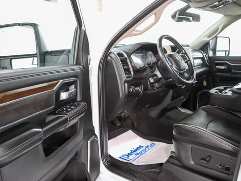 Used 2023 RAM 2500 Laramie AWD/4WD image 3