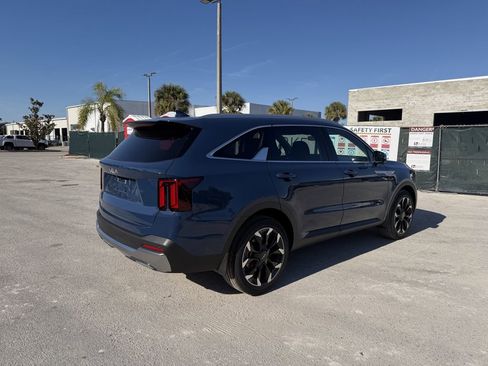 New 2026 Kia Sorento S FWD image 4