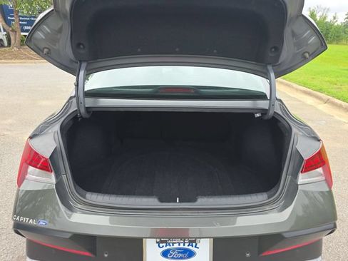 Used 2024 Hyundai Elantra Limited FWD image 13