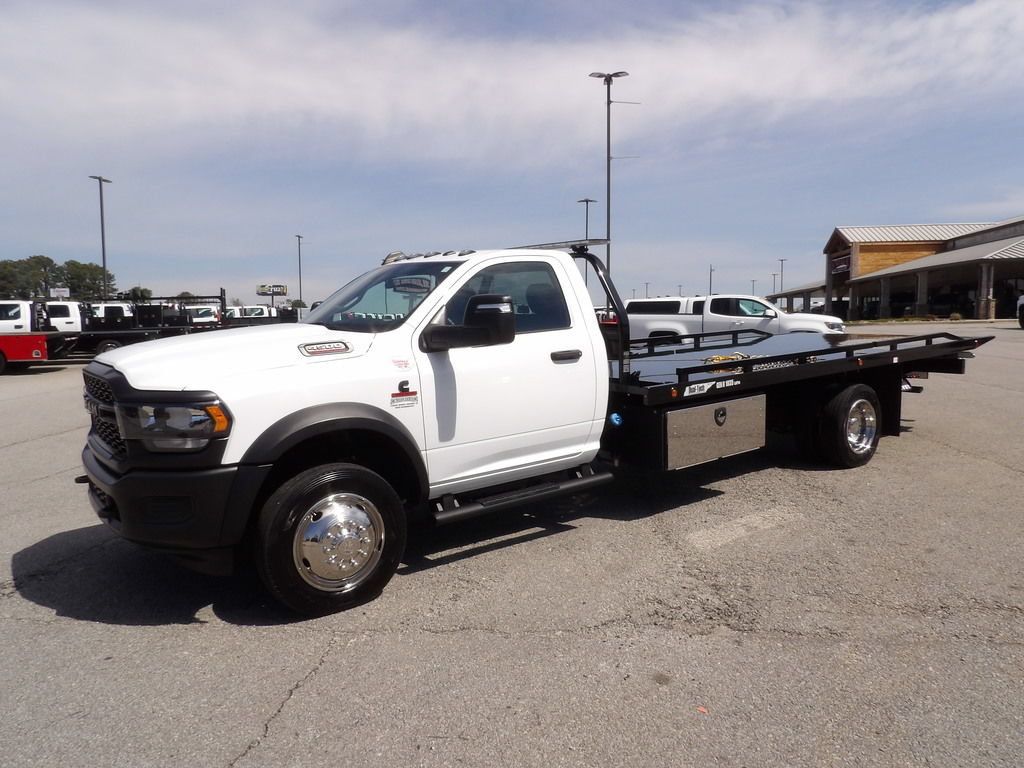 Used 2024 RAM 4500 Tradesman RWD image 3