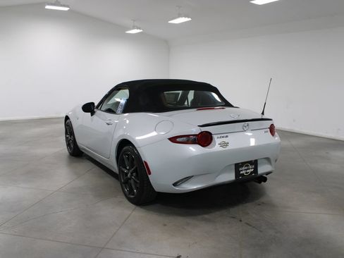 Used 2016 MAZDA MX-5 Miata Club RWD image 7