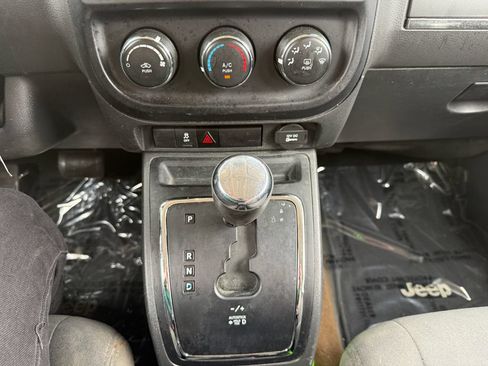Used 2016 Jeep Patriot Sport w/ Power Value Group AWD/4WD image 25