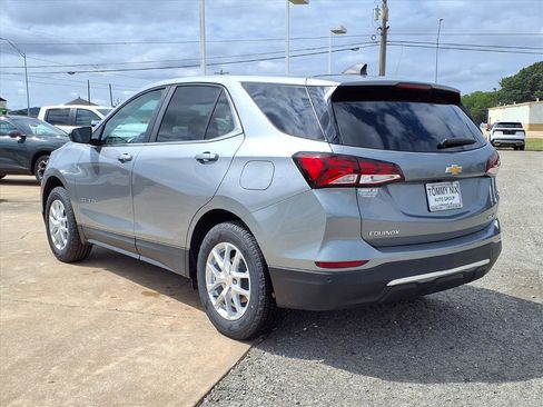 Used 2024 Chevrolet Equinox LT image 2