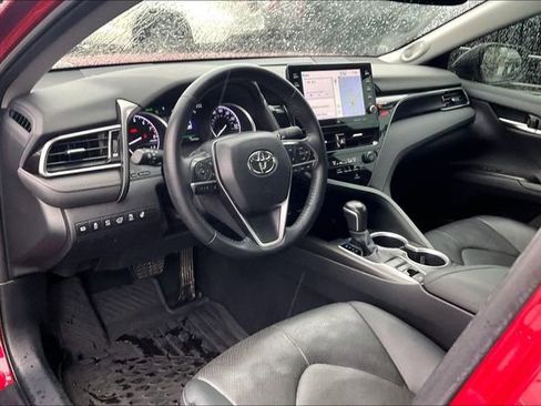 Used 2022 Toyota Camry XLE w/ Navigation Upgrade Package image 14
