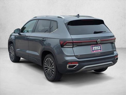 Used 2025 Volkswagen Taos SE FWD image 7