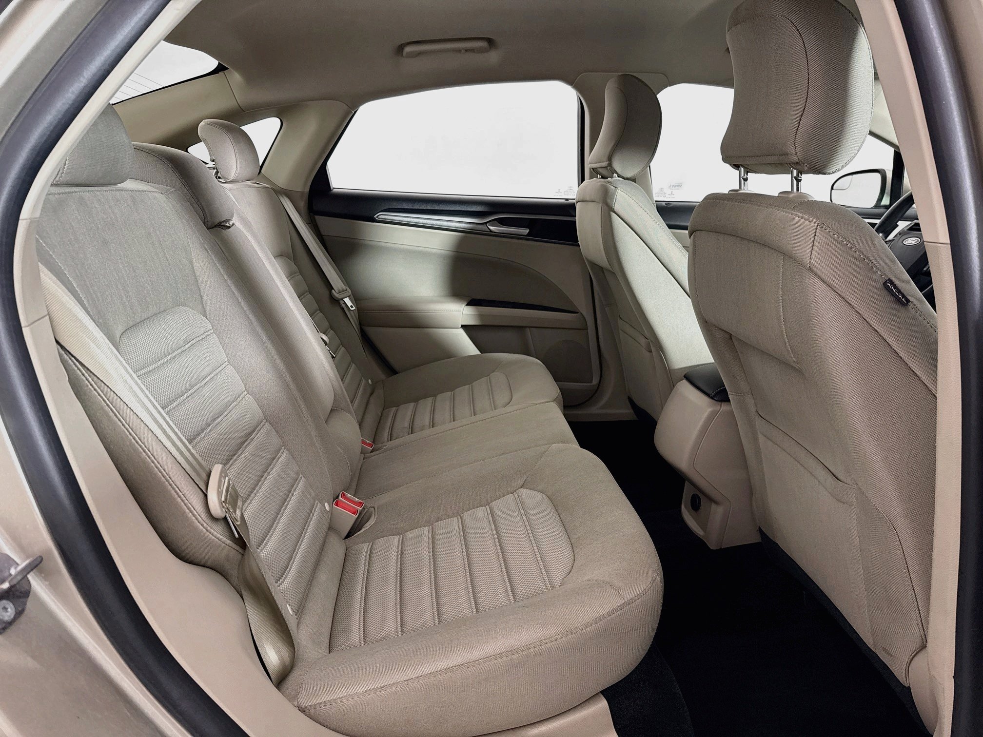 Used 2018 Ford Fusion SE FWD image 36