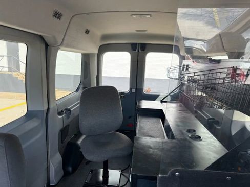 Used 2019 Ford Transit 150 XLT image 26
