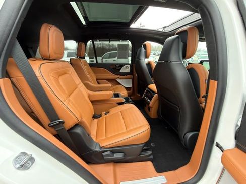 Used 2025 Lincoln Aviator Black Label image 10