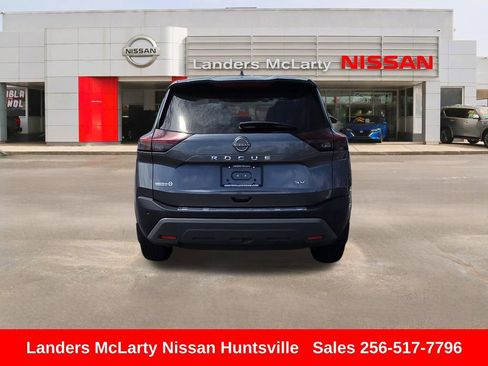 Used 2023 Nissan Rogue SV image 5