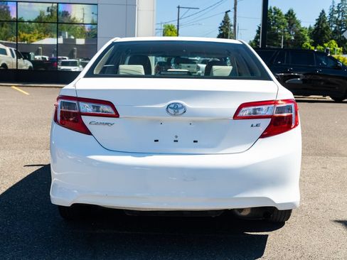 Used 2012 Toyota Camry LE FWD image 5