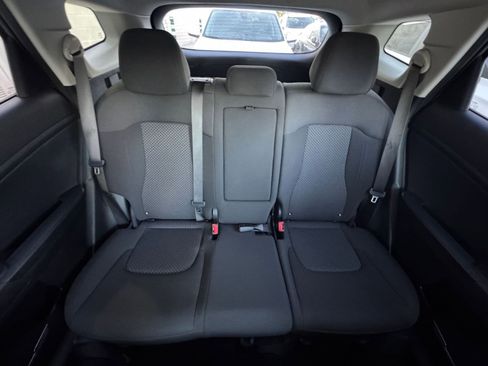 Used 2025 Kia Sportage LX image 37