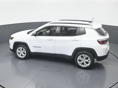 Used 2024 Jeep Compass Latitude AWD/4WD image 43