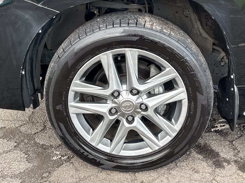 Used 2013 Lexus LX 570 4WD w/ Luxury Pkg w/Pre-crash image 12