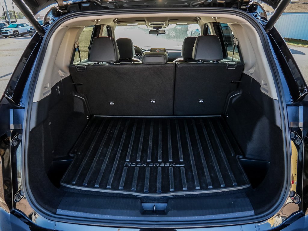 Used 2025 Nissan Rogue SV AWD/4WD image 14