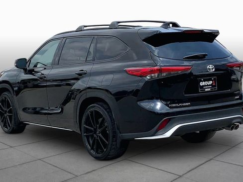 Used 2023 Toyota Highlander XSE image 12