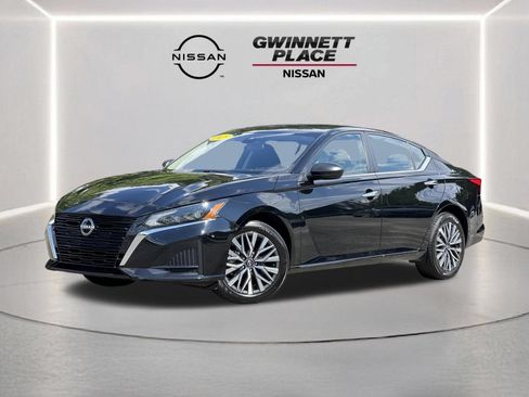 Used 2025 Nissan Altima 2.5 SV AWD/4WD image 1