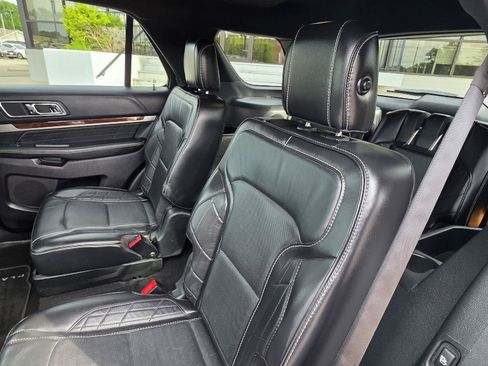 Used 2019 Ford Explorer Platinum AWD/4WD image 44