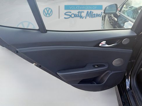 Used 2018 Kia Stinger Premium image 26