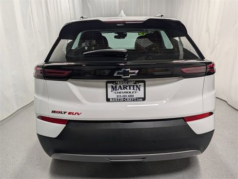 Used 2023 Chevrolet Bolt EUV LT w/ Convenience Package image 4